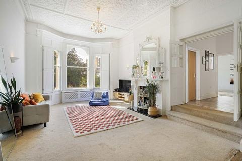 2 bedroom flat for sale, Leigham Court Road, London SW16