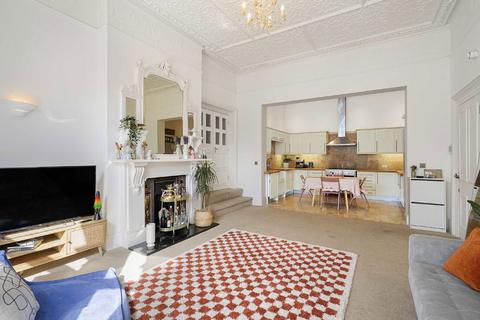 2 bedroom flat for sale, Leigham Court Road, London SW16