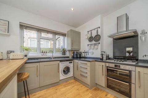 2 bedroom flat for sale, Lydhurst Avenue, London SW2