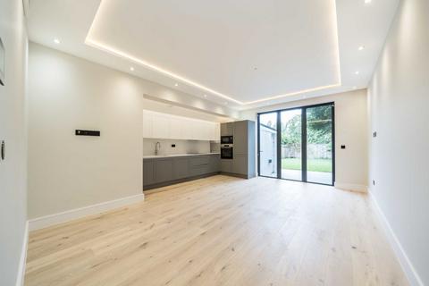 85 Wyatt Park Road, London, SW2 3TW