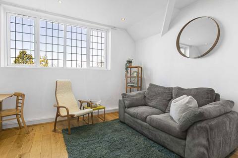 2 bedroom flat for sale, Drewstead Road, London SW16