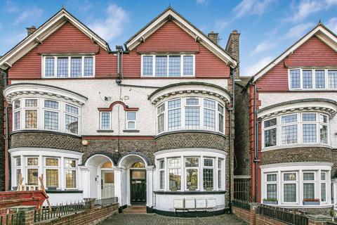 2 bedroom flat for sale, Drewstead Road, London SW16