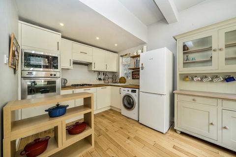 2 bedroom flat for sale, Leigham Vale, London SW16