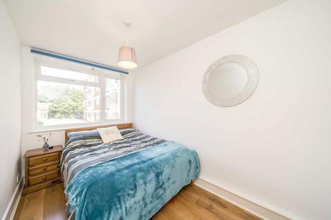 12 Beechcroft Close, Streatham, London, SW16 2EW