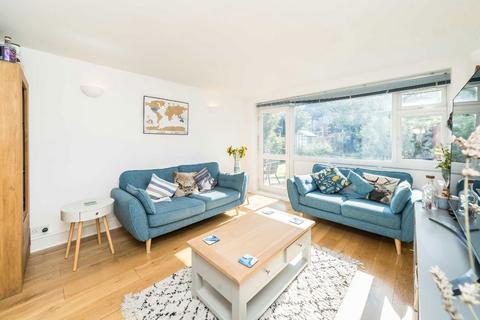 12 Beechcroft Close, Streatham, London, SW16 2EW