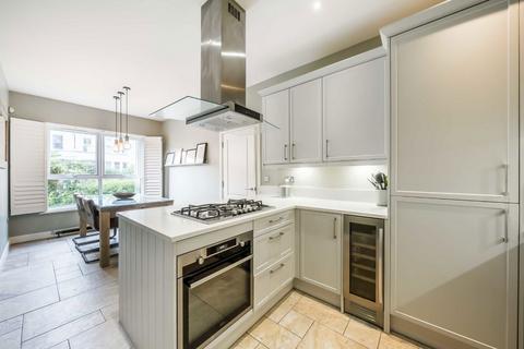 4 bedroom terraced house for sale, Valley Road, London SW16