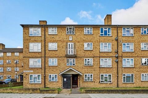 2 bedroom flat for sale, Vincennes Estate, London SE27