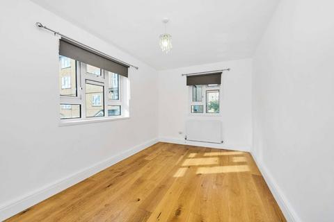 2 bedroom flat for sale, Vincennes Estate, London SE27