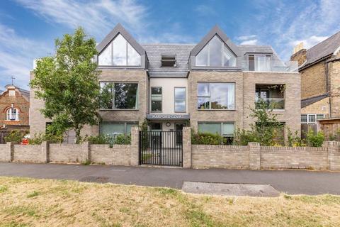 Palace Road, London SW2