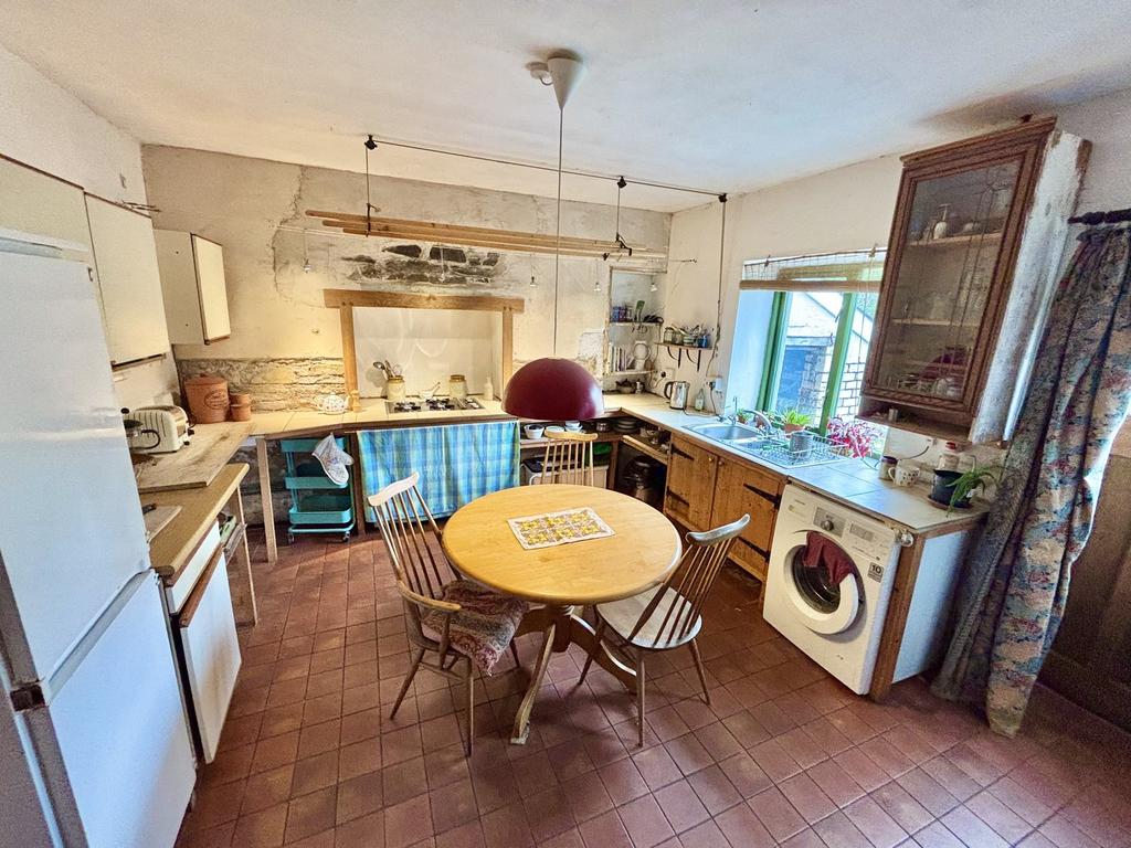 Kitchen/ dining room