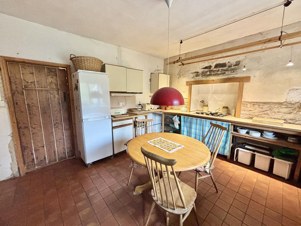 Kitchen/ dining room