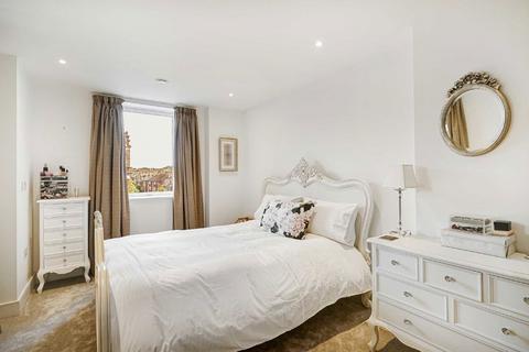 1 bedroom flat for sale, Gaumont Place, London SW2