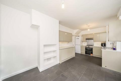 3 bedroom flat for sale, Lakeview Road, London SE27