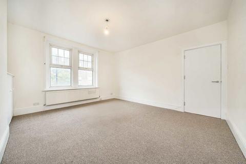 2 bedroom flat to rent, Streatham High Road, London SW16