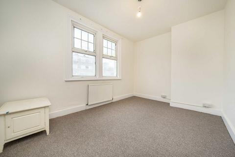 2 bedroom flat to rent, Streatham High Road, London SW16