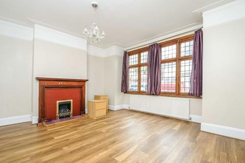 4 bedroom house to rent, Cricklade Avenue, London SW2