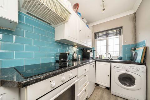 3 bedroom flat for sale, Beulah Hill, London SE19