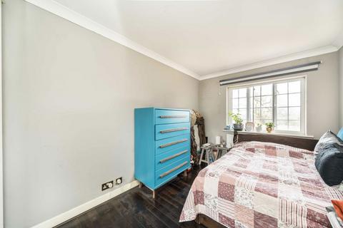 3 bedroom flat for sale, Beulah Hill, London SE19