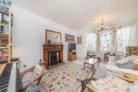 2 bedroom flat for sale, Grasmere Road, London SW16