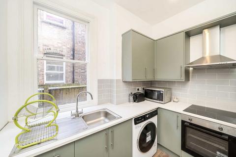 2 bedroom flat for sale, Hillside Road, London SW2