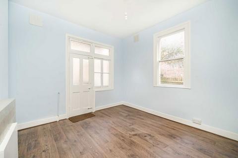 2 bedroom flat for sale, Hillside Road, London SW2