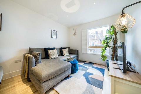 1 bedroom flat for sale, Streatham High Road, London SW16