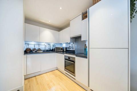 1 bedroom flat for sale, Streatham High Road, London SW16