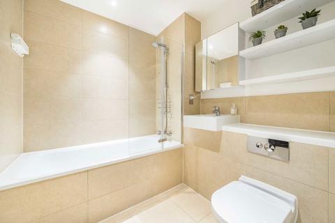 1 bedroom flat for sale, Streatham High Road, London SW16