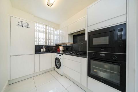 3 bedroom terraced house to rent, Southbrook Road, London SW16