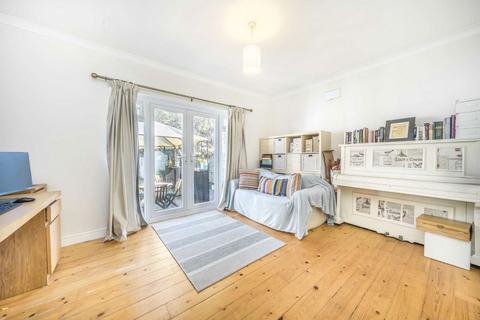 3 Willow Way, Sunbury-on-thames, TW16 6BT