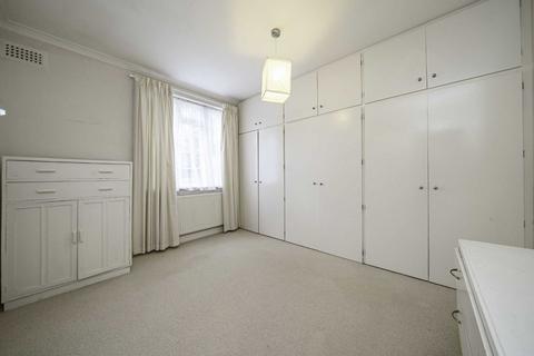 2 bedroom flat for sale, Thames Street, Sunbury-On-Thames TW16