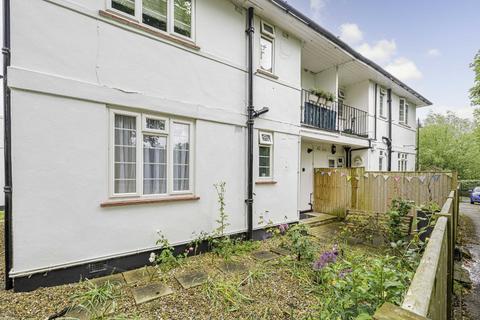 2 bedroom flat for sale, Thames Street, Sunbury-On-Thames TW16