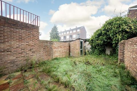 2 bedroom terraced house for sale, Hengrove Crescent, Ashford TW15