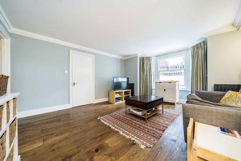 3 bedroom flat to rent, Drewstead Road, London SW16