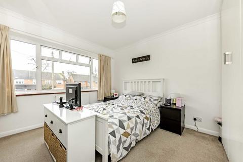 15 Pine Wood, Sunbury-on-thames, TW16 6SH