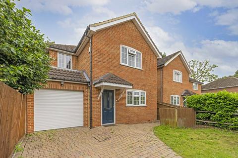 4 bedroom detached house for sale, Kenton Avenue, Sunbury-On-Thames TW16