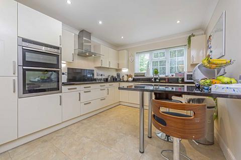 4 bedroom detached house for sale, Kenton Avenue, Sunbury-On-Thames TW16