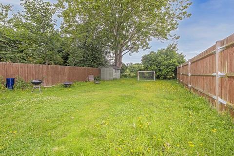 34 Kenton Avenue, Sunbury-on-thames, TW16 5AR