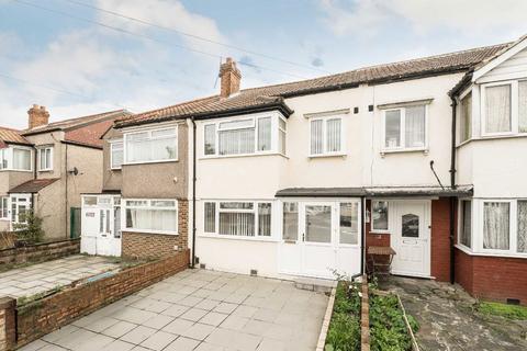 3 bedroom flat to rent, New Barns Avenue, Mitcham CR4