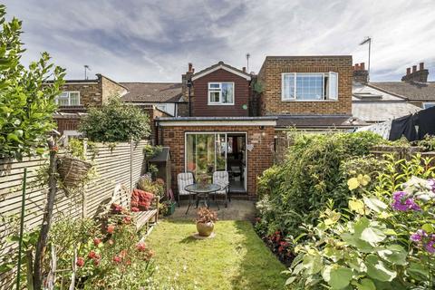 2 bedroom terraced house for sale, French Street, Sunbury-On-Thames TW16