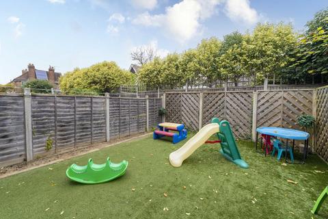 16 Hamilton Place, Sunbury-on-thames, TW16 5BP