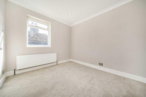 2 bedroom flat for sale, Thames Street, Sunbury-On-Thames TW16