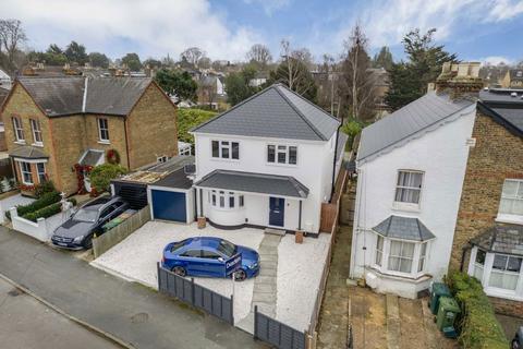 Manor Lane, Sunbury-On-Thames TW16