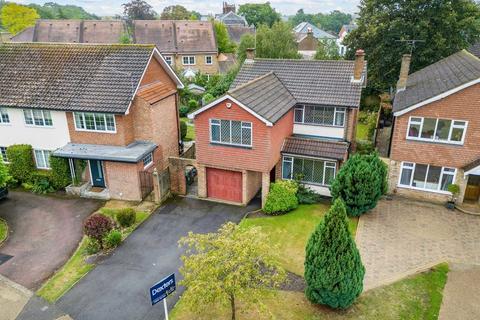 4 bedroom detached house for sale, Elizabeth Gardens, Sunbury-On-Thames TW16