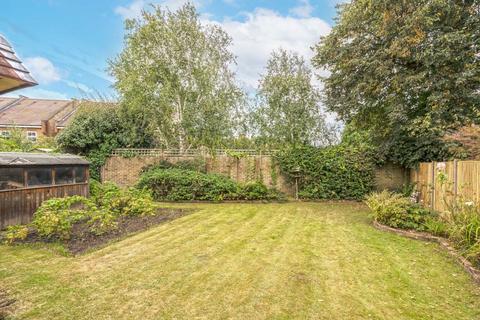 4 bedroom detached house for sale, Elizabeth Gardens, Sunbury-On-Thames TW16