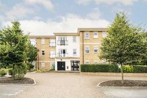 2 bedroom flat for sale, Dyas Road, Sunbury-On-Thames TW16