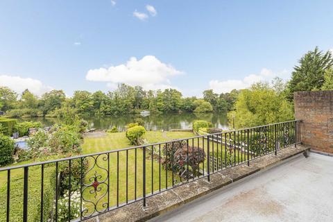 3 bedroom terraced house for sale, Lower Hampton Road, Sunbury-On-Thames TW16