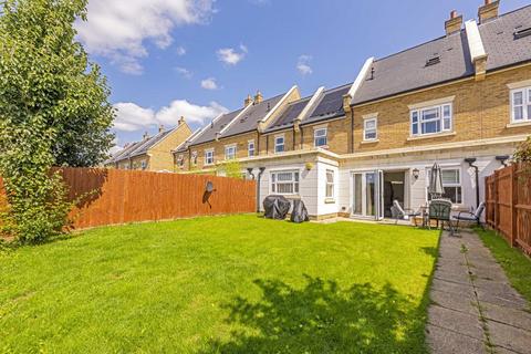 39 Roper Crescent, Sunbury-on-thames, TW16 5BA