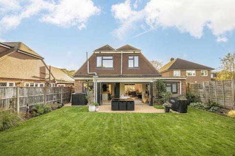 4 bedroom detached house for sale, Vereker Drive, Sunbury-On-Thames TW16