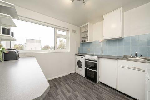 1 bedroom flat for sale, Peregrine Road, Sunbury-On-Thames TW16